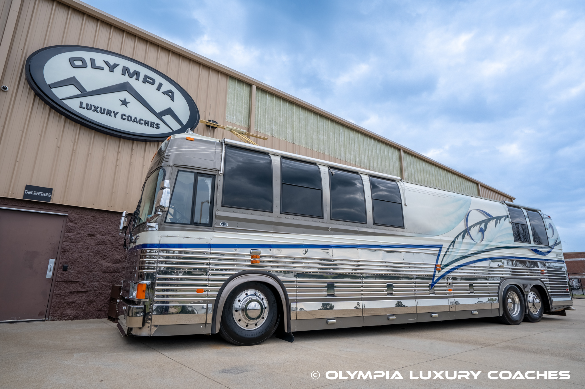 1997 Prevost XL Country Coach | - Olympia Luxury Coaches